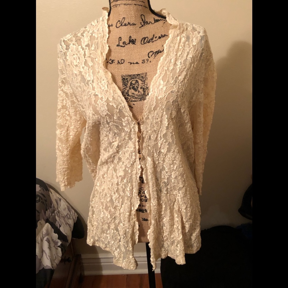 VENEZIA | Beige lace topper shirt